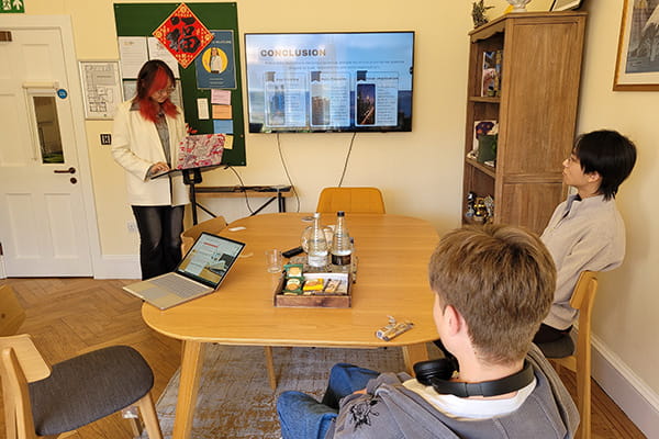 Developing Independent Thinkers Through the EPQ | OIC Brighton - Developing Independent Thinkers Through the EPQ