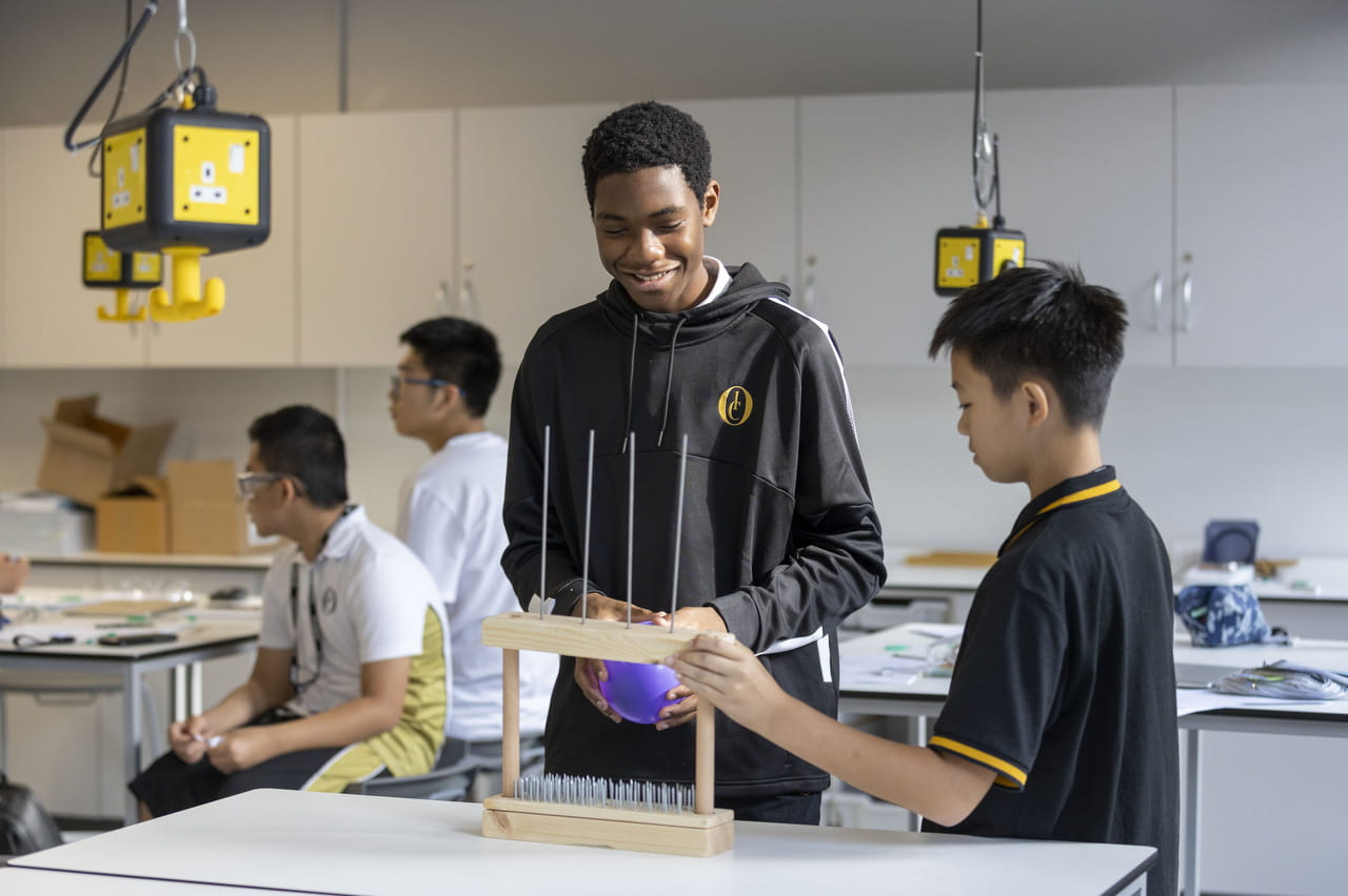 A Focus on MIT. Bringing World Leading Innovation into the Classroom at OIC Brighton  - A Focus on MIT Bringing World Leading Innovation into the Classroom at OIC Brighton