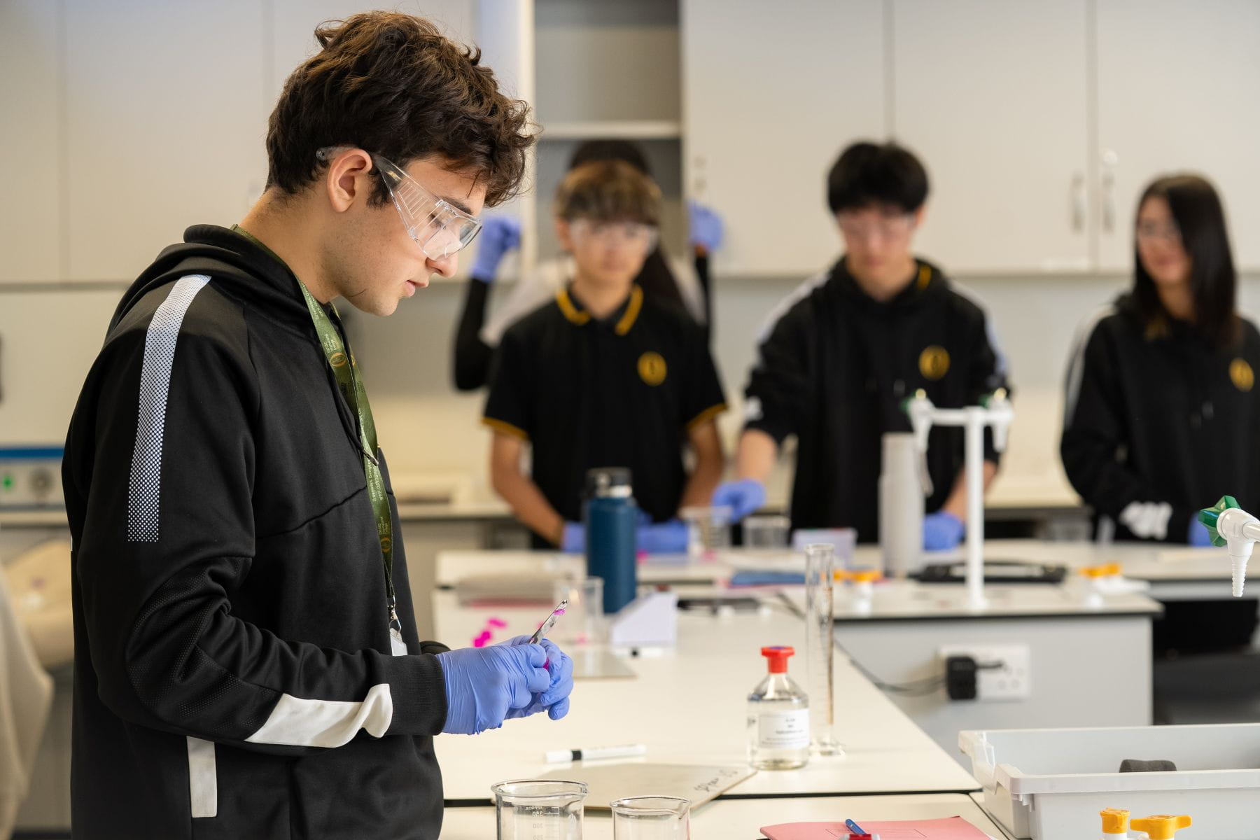 Teaching Students to Think Like Problem-Solvers, Not Just Pass Exams | OIC Brighton - Teaching Students to Think Like Problem-Solvers