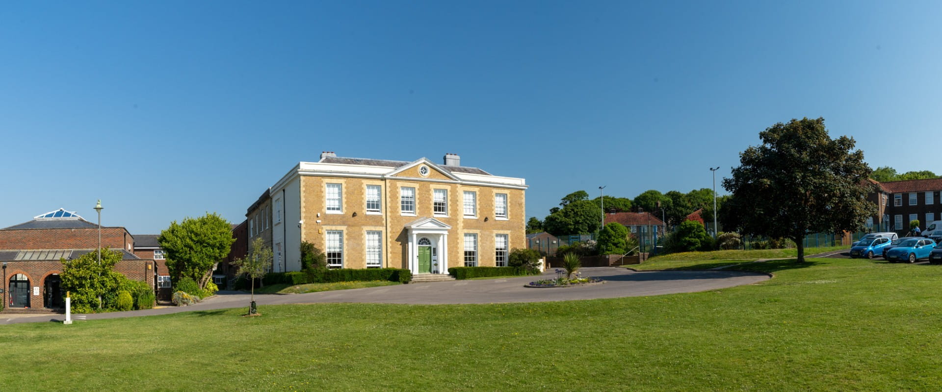 Visit us | Oxford International School Brighton - Content Page Header - OIC