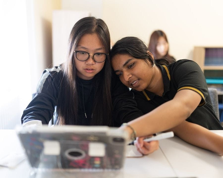 Your Future | Oxford International College Brighton - Image-50-50 - OIC